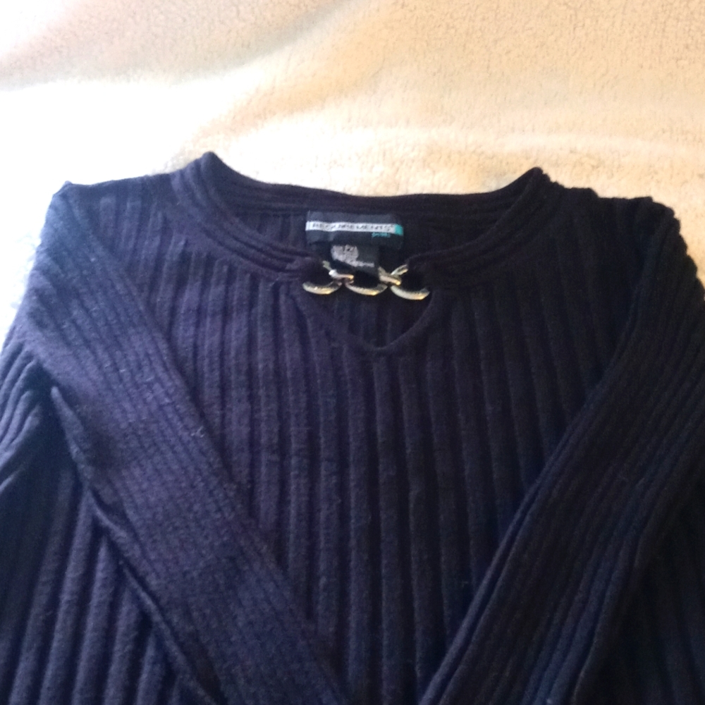 Black ribbed sweater
